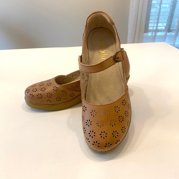 Alegria Women's Brown‎ Perforated Leather Rene Cognac Mary Jane Shoes US Size 10 - Picture 1 of 13